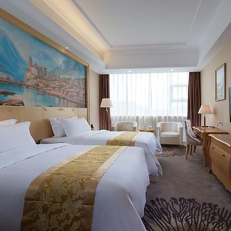 Vienna Hotel Guangzhou Baiyun Airport Экстерьер фото