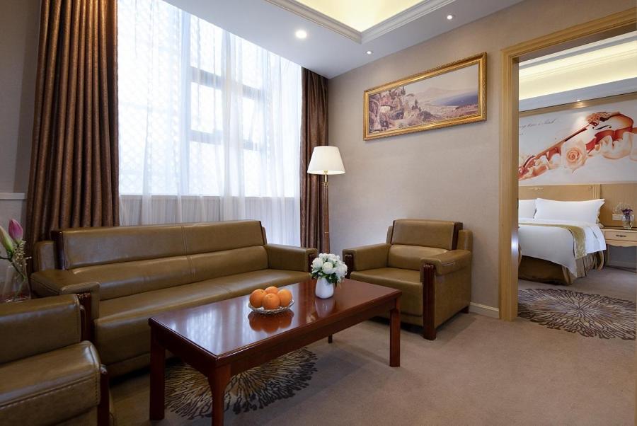 Vienna Hotel Guangzhou Baiyun Airport Экстерьер фото
